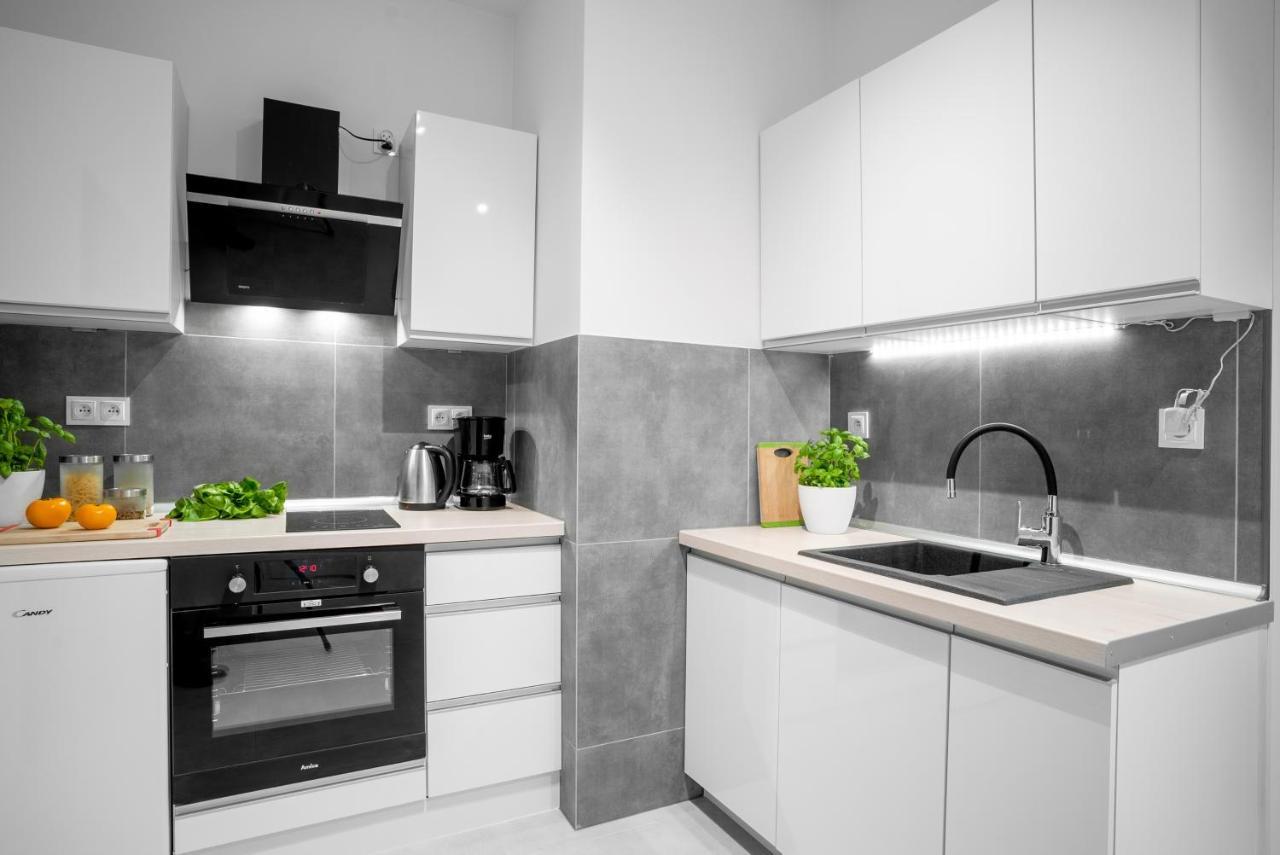 Apartamenty Homely Place Blisko Starego Rynku - Parking Poznań Exteriör bild