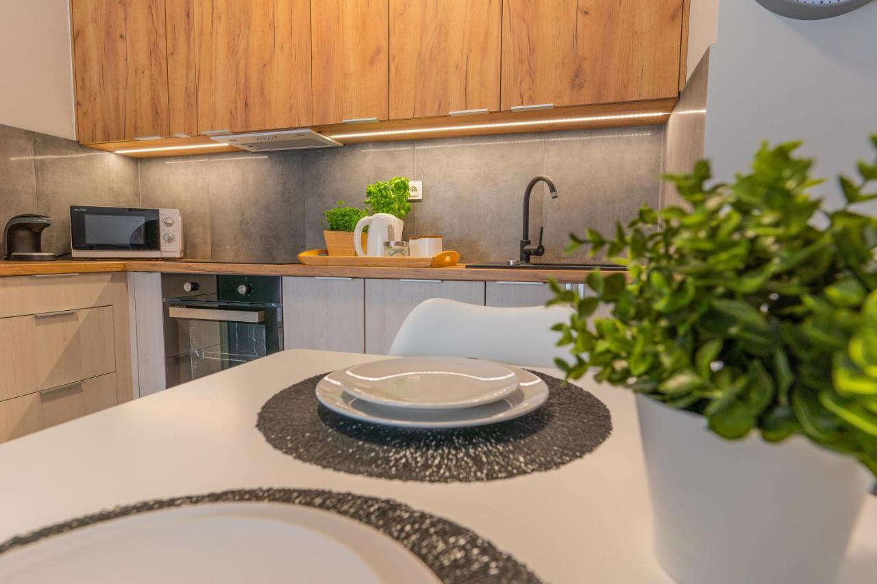 Apartamenty Homely Place Blisko Starego Rynku - Parking Poznań Exteriör bild