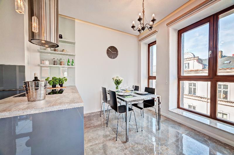 Apartamenty Homely Place Blisko Starego Rynku - Parking Poznań Exteriör bild